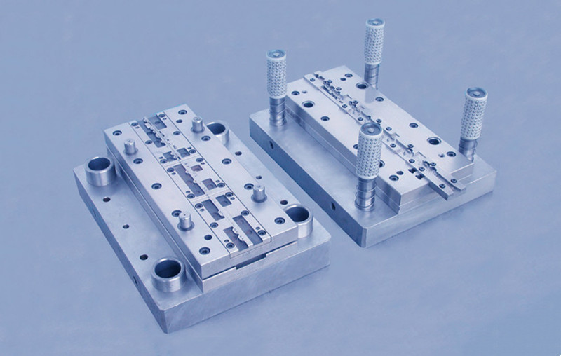 湖北塑料模具厂浅谈成型温度控制方法